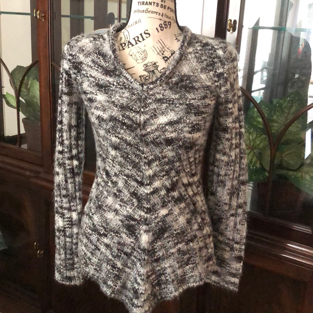 NWOT Ultra Flirt sweater size small